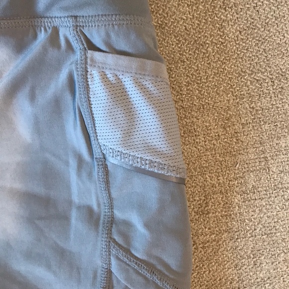 Athleta 2 in 1 shorts gray size small - Picture 4 of 5
